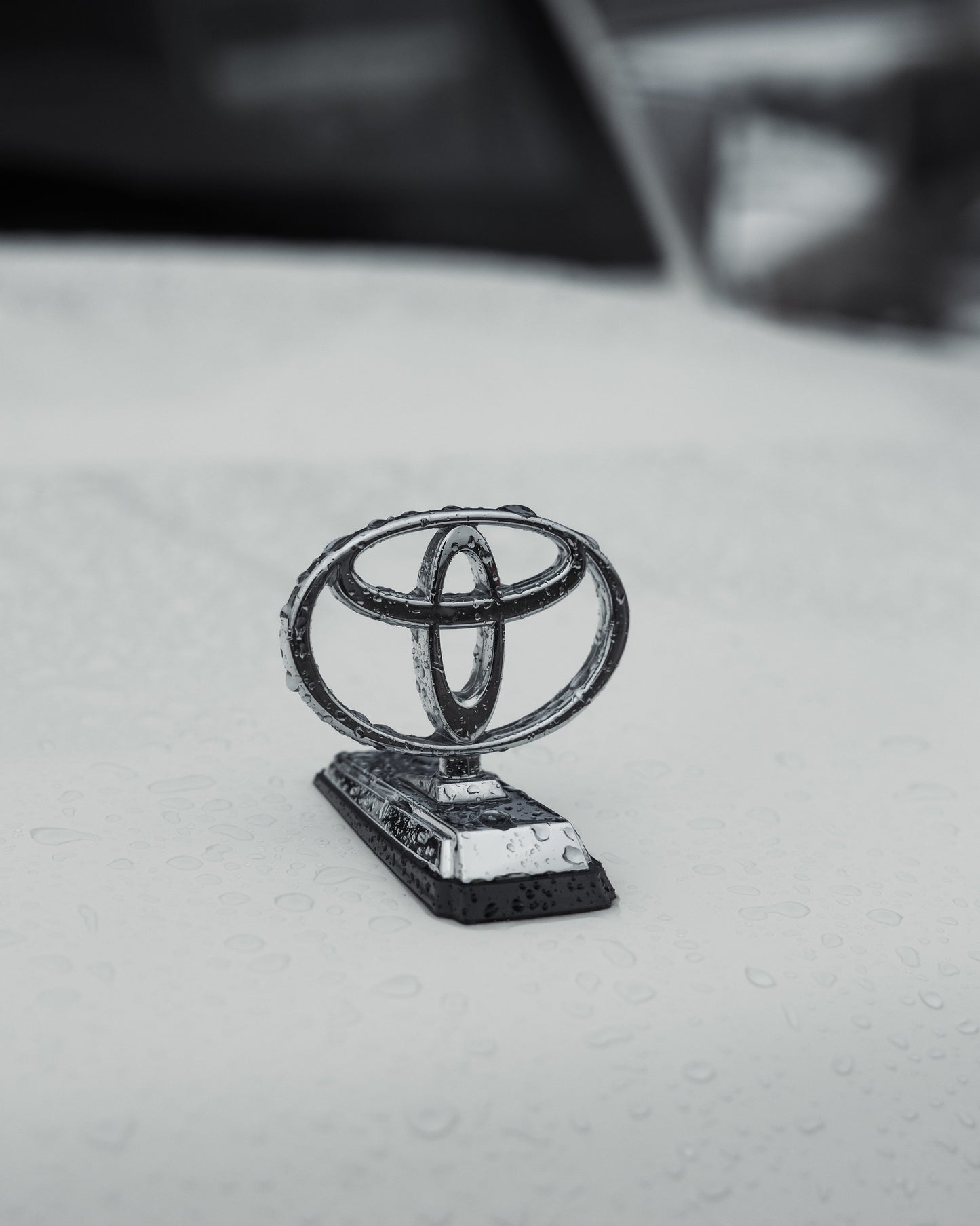 2024 Toyota Land Cruiser Front Grille Mountain Emblem 2025 - España 2024 Toyota Land Cruiser Front Grille Mountain Emblem 2025 - España