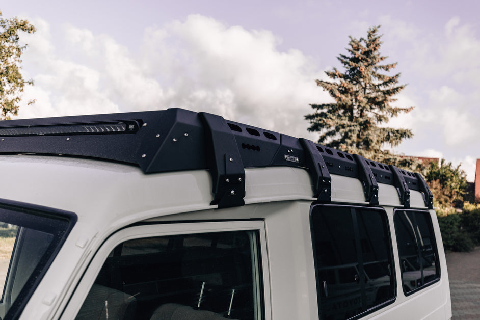 Dachträger auf einem Toyota Land Cruiser 78