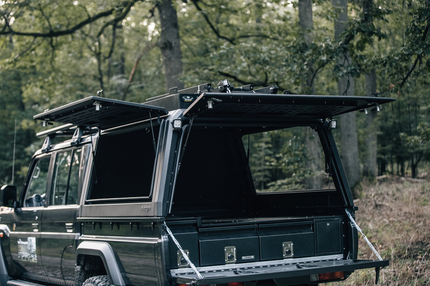 Offenes Hardtop Toyota Land Cruiser J7