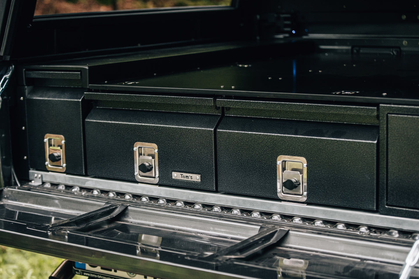Schubladensystem in Ladefläche von Toyota Landcruiser J7