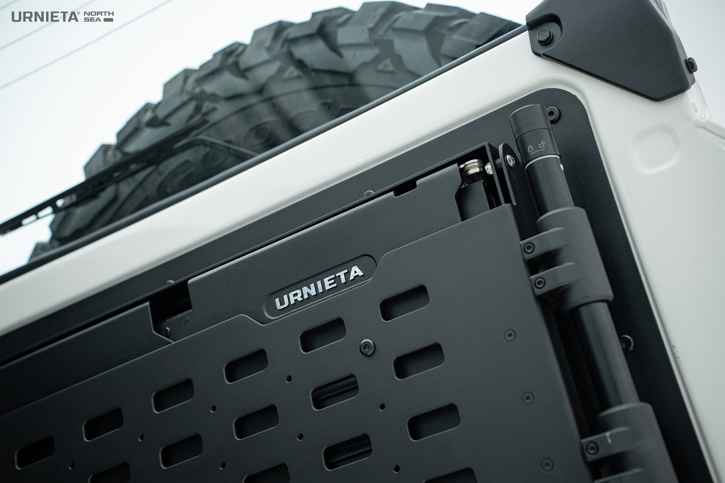 Urnieta Hecktisch an Toyota LandCruiser J7