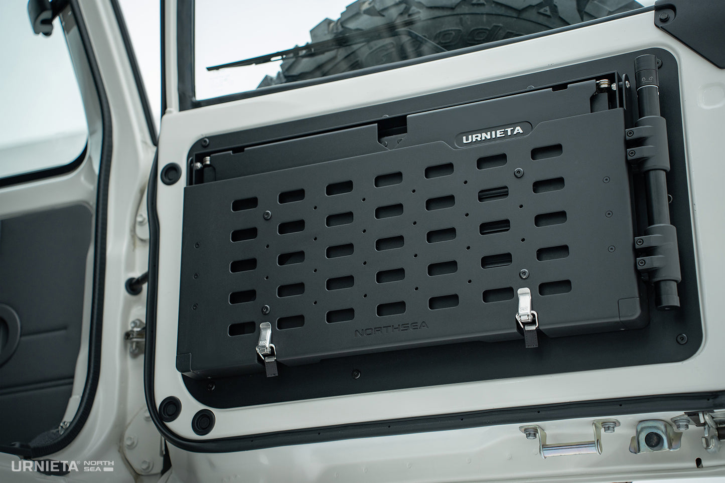 Urnieta Hecktisch an Toyota LandCruiser J7
