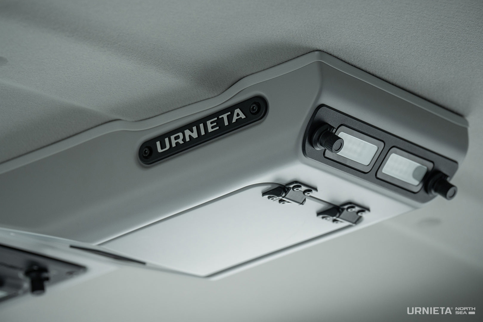 Nahaufnahme Urnieta Dachkonsole Toyota LandCruiser J7