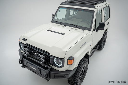 Urnieta Motorhaube aus carbon für J7 LandCruiser