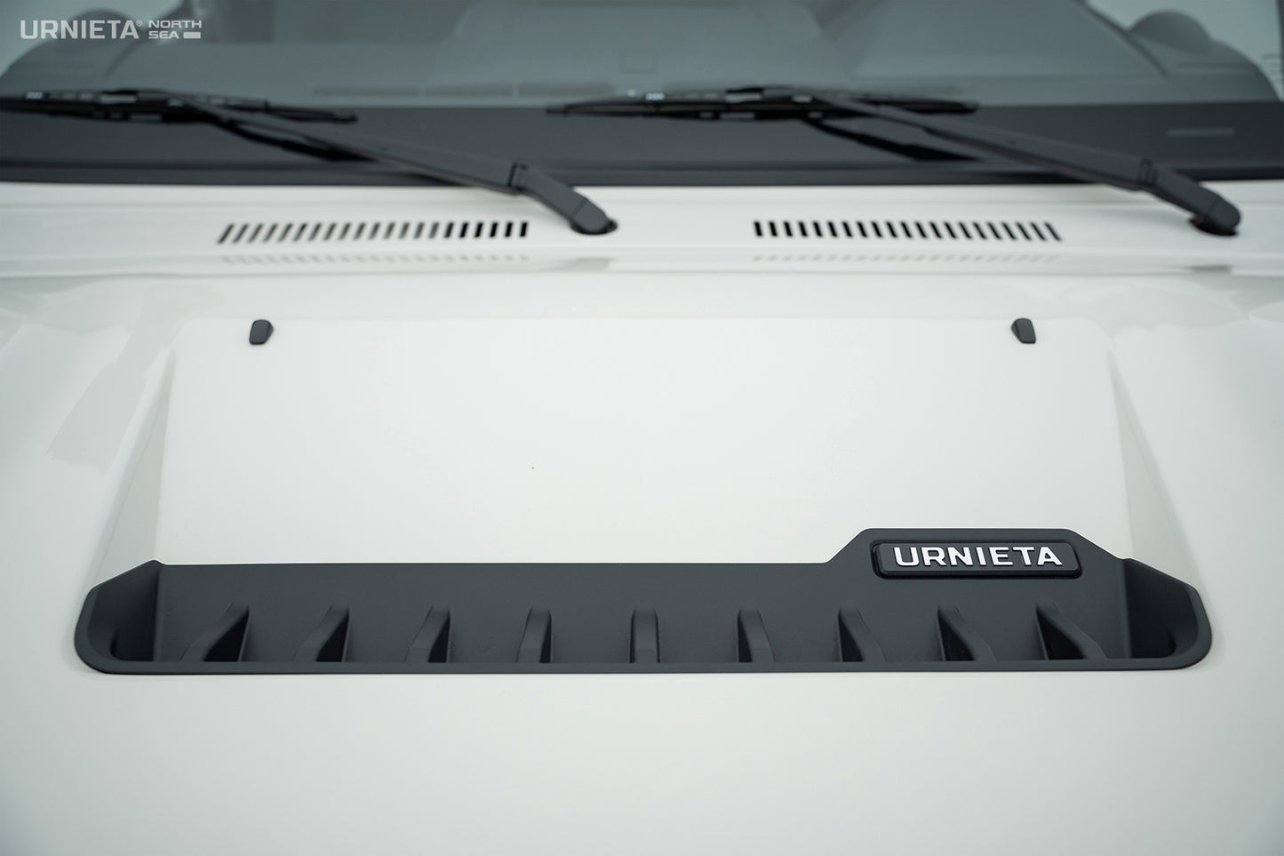 Urnieta Motorhaube aus carbon für J7 LandCruiser