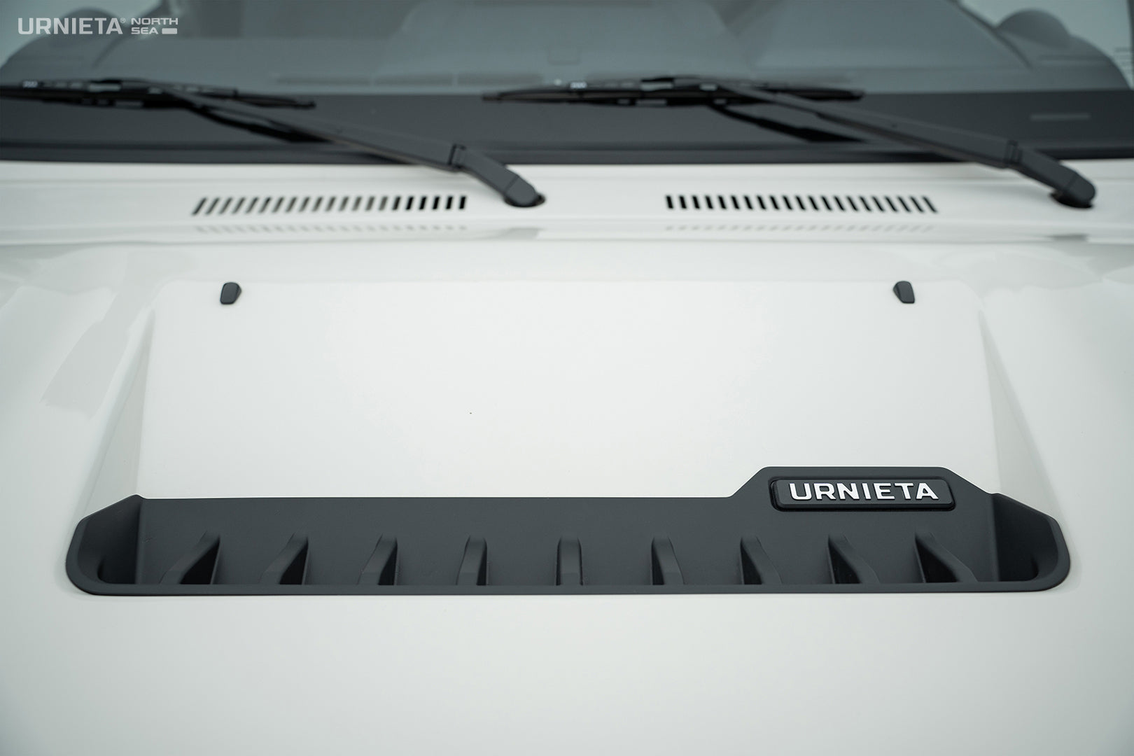 Urnieta Motorhaube aus carbon für J7 LandCruiser