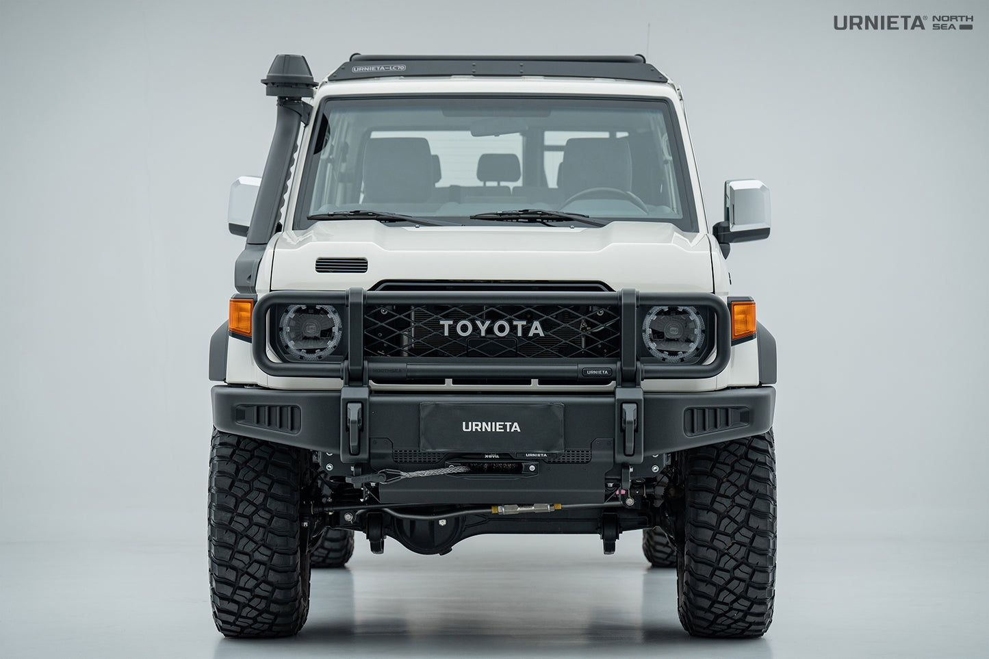 Urnieta Motorhaube aus carbon für J7 LandCruiser