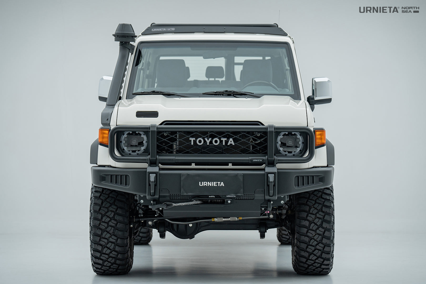 Urnieta Motorhaube aus carbon für J7 LandCruiser