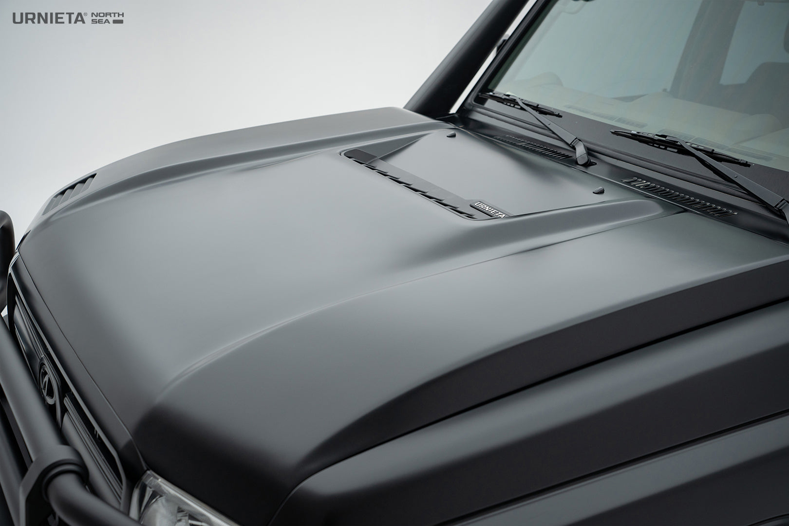 Urnieta Motorhaube aus carbon für J7 LandCruiser